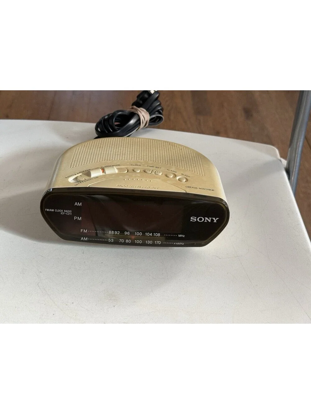Sony Dream Machine ICF-C211 AM/FM Alarm Clock Radio Working , Yellow Stain